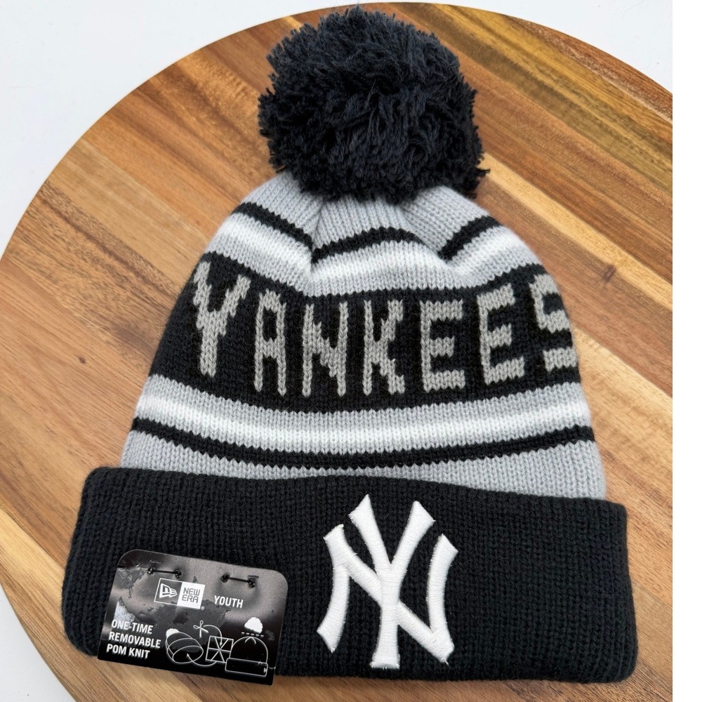 New Era Youth New York Yankees Beanie Black Grey Removable Pom 2170